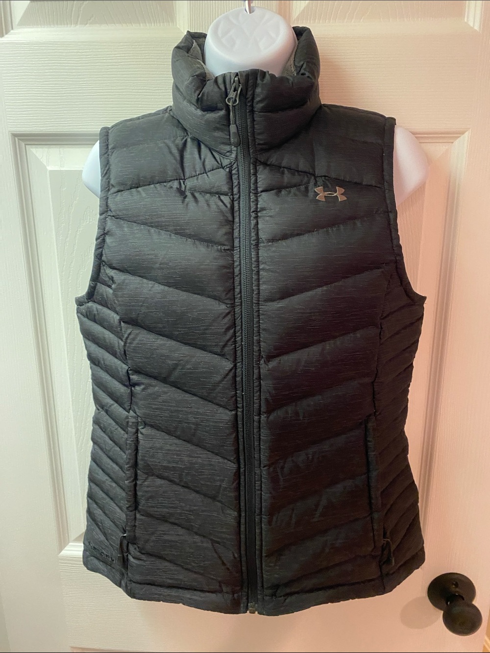 Under Armour Women’s Dark Gray Quilted Packable Puffer Vest